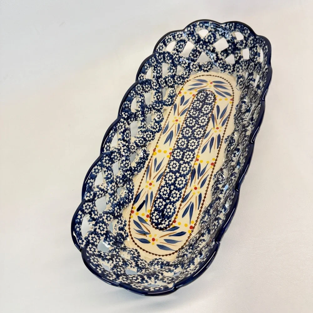 Temp-tations Oval Bread Dish Old World Blue Floral Ceramic Lattice PPP-JN-798082